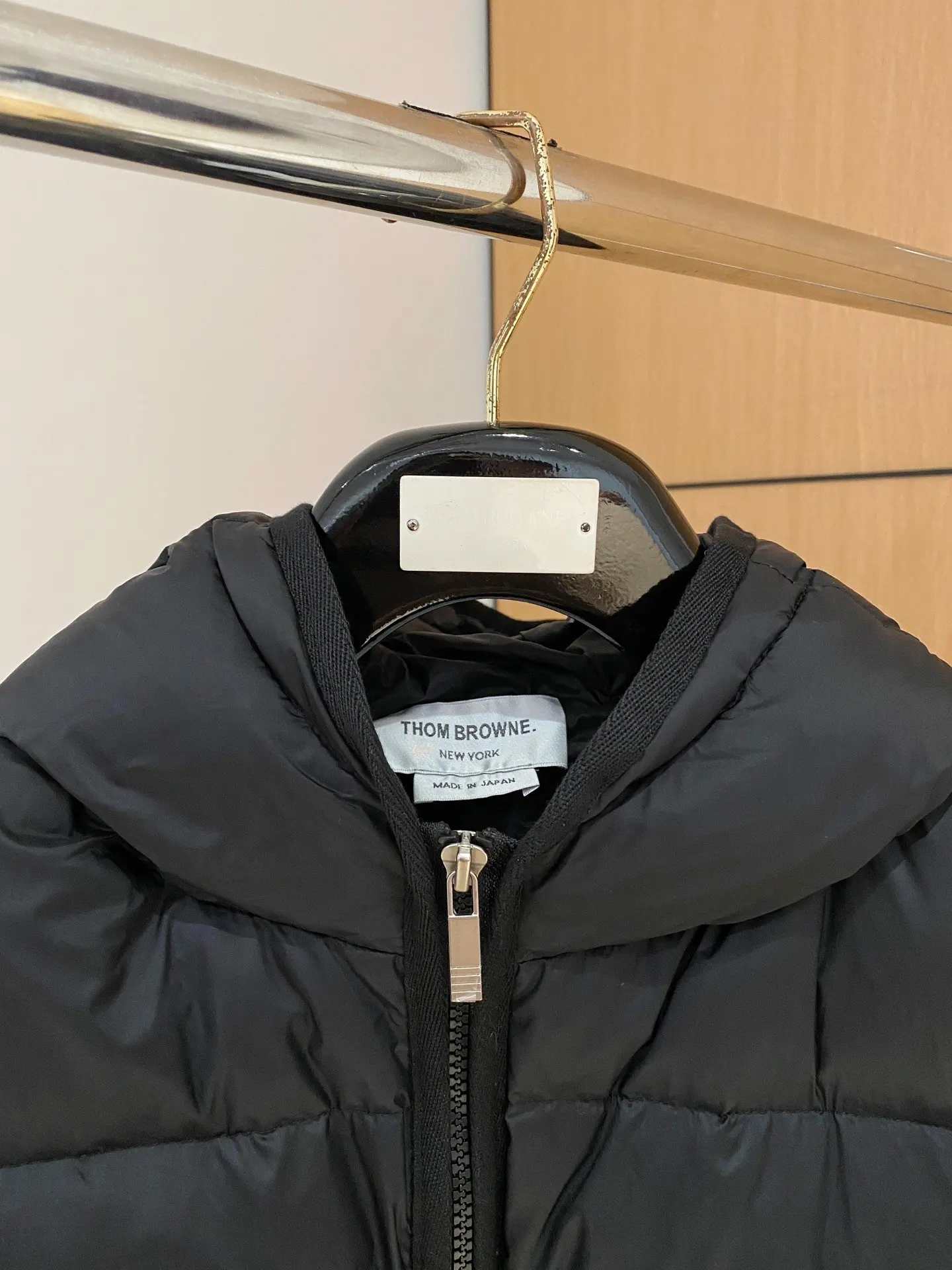 Hybrid Down-Filled Knit Sleeve Puffer Jacket D47022199 — view 2