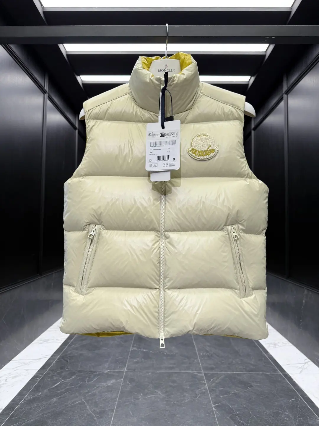 Lipsi Quilted Down Gilet D47022144 — view 2