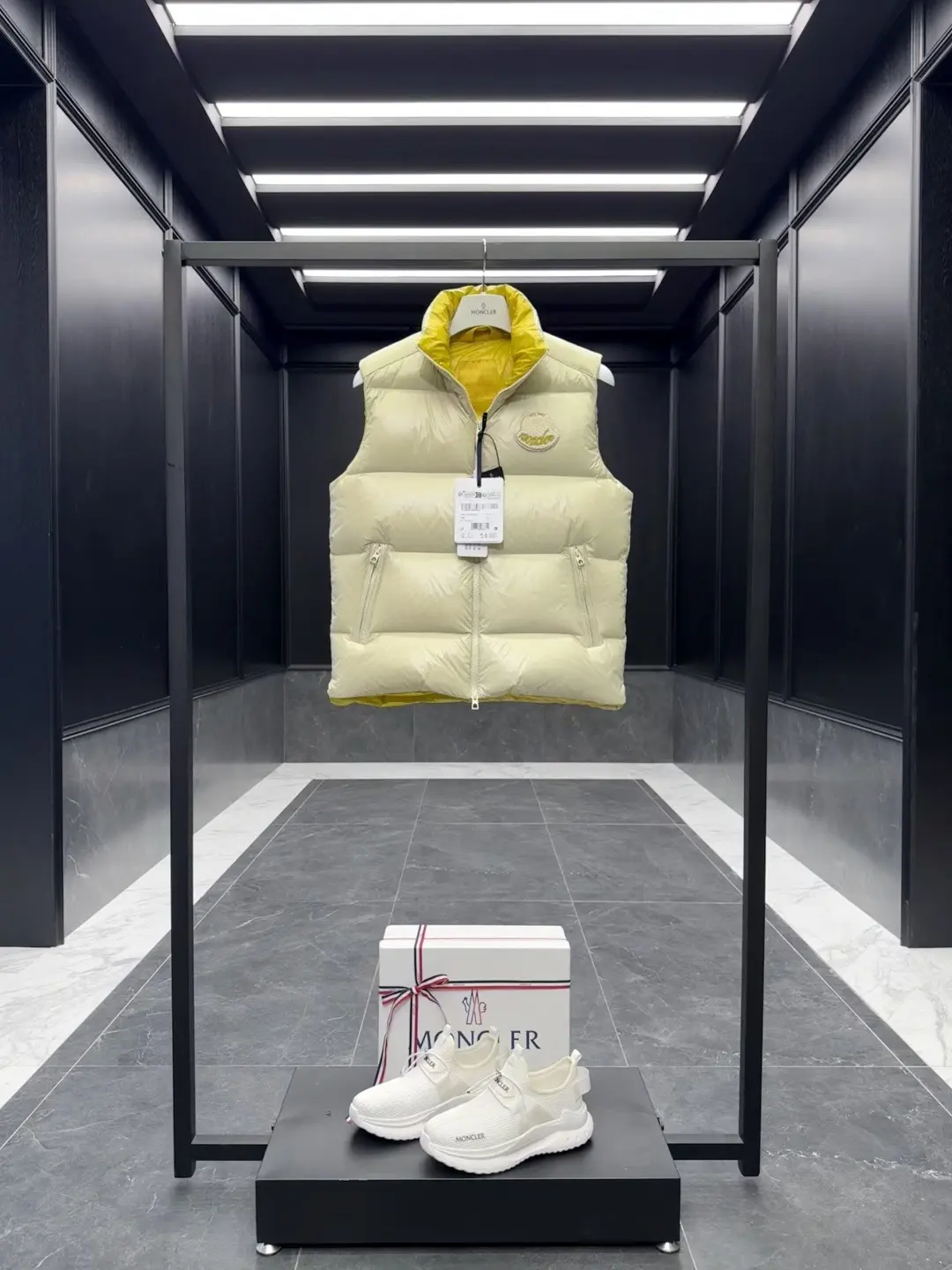 Lipsi Quilted Down Gilet D47022144 — view 8