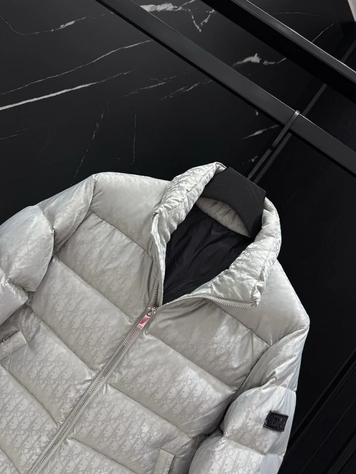 Oblique Jacquard Down-Filled Puffer Jacket D49022260 — view 5