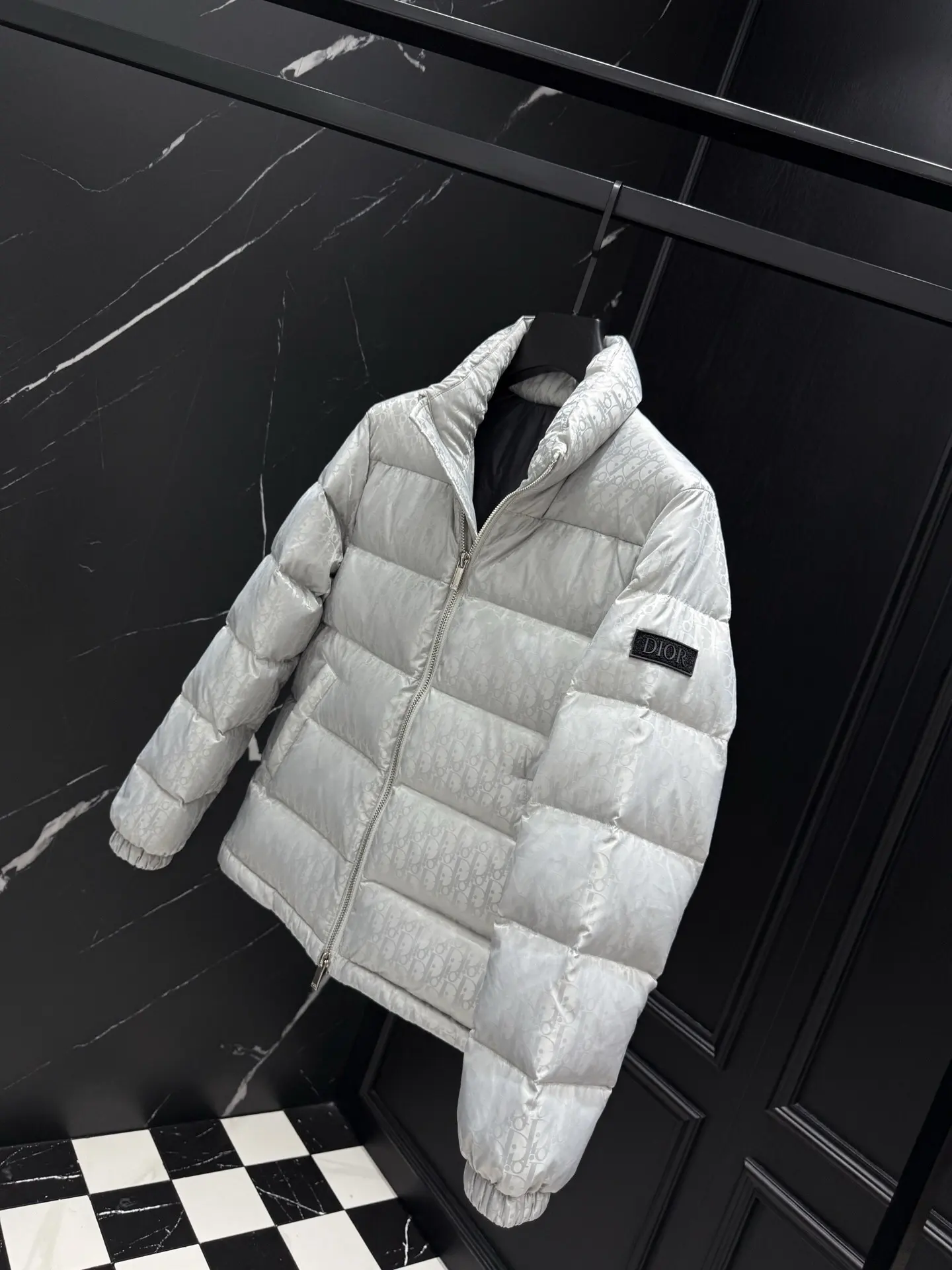 Oblique Jacquard Down-Filled Puffer Jacket D49022260 — view 6