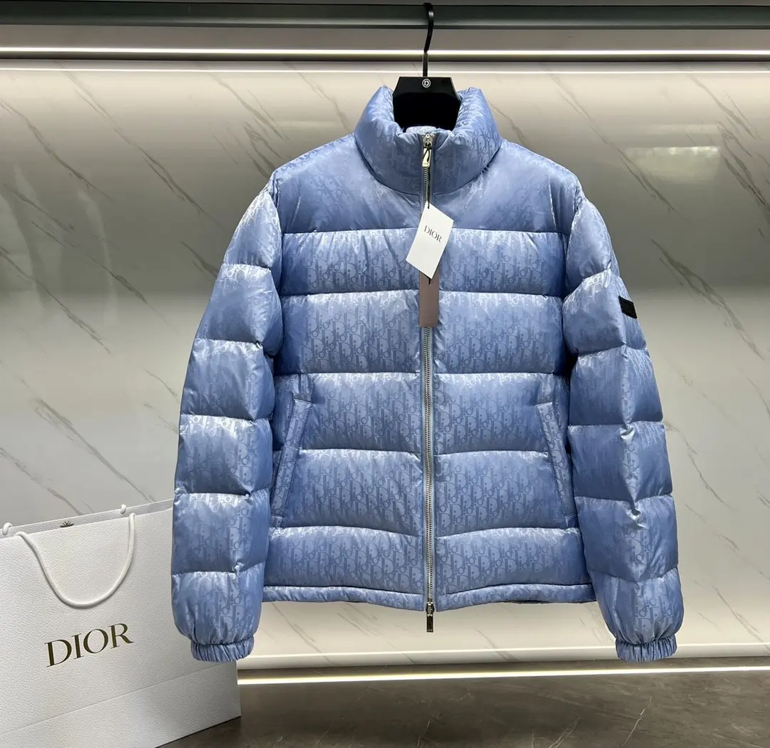 Oblique Jacquard Down-Filled Puffer Jacket D49022257