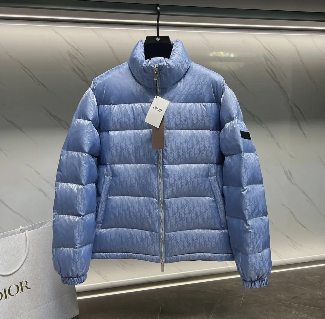 Oblique Jacquard Down-Filled Puffer Jacket D49022257 — view 2