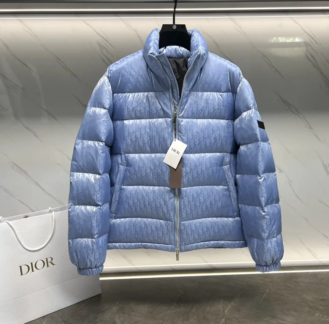 Oblique Jacquard Down-Filled Puffer Jacket D49022257 — view 4