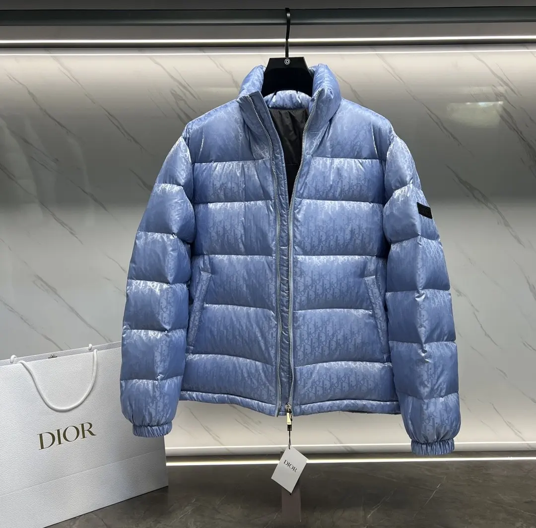 Oblique Jacquard Down-Filled Puffer Jacket D49022257 — view 6