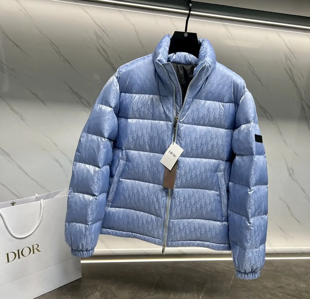 Oblique Jacquard Down-Filled Puffer Jacket D49022257 — view 7