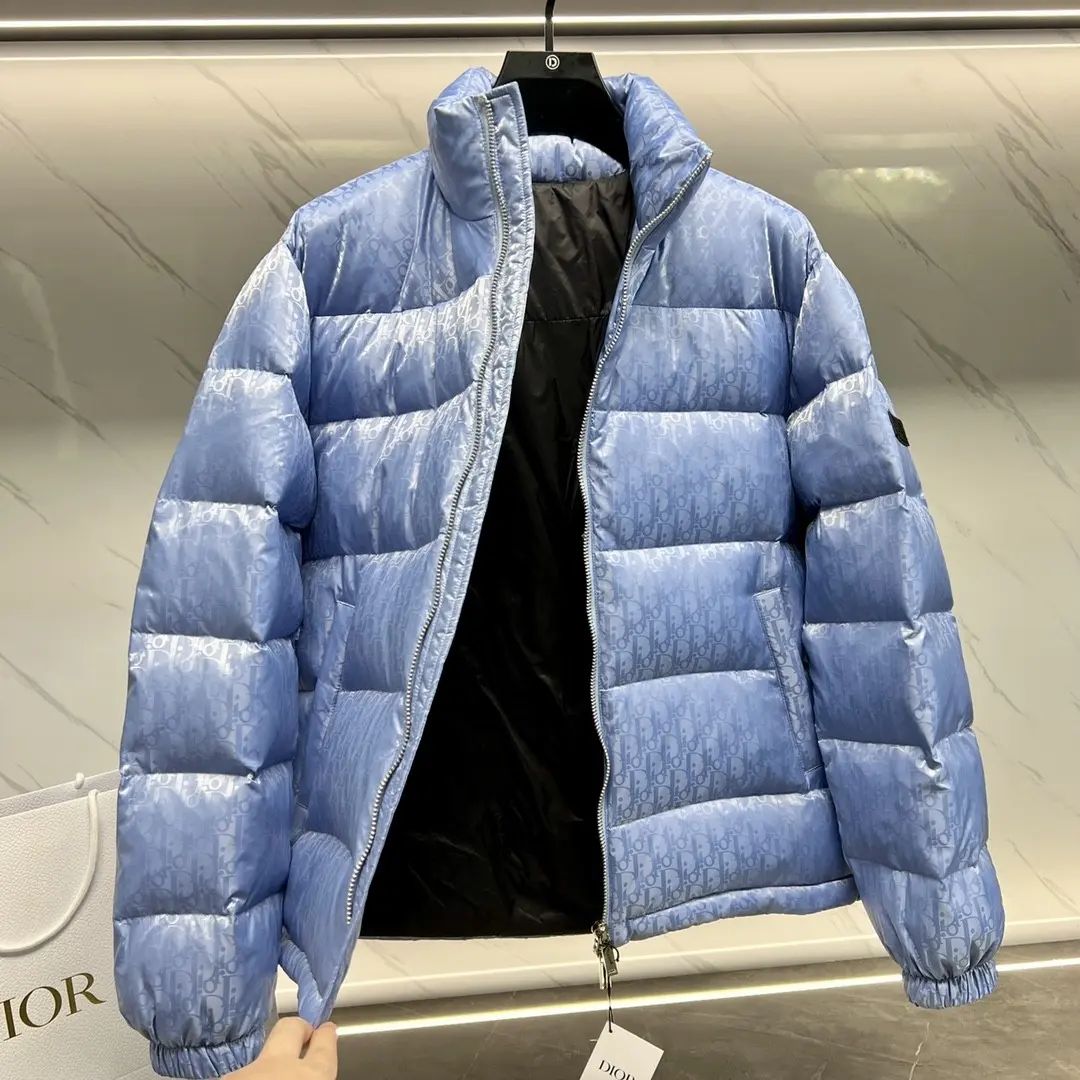 Oblique Jacquard Down-Filled Puffer Jacket D49022257 — view 8