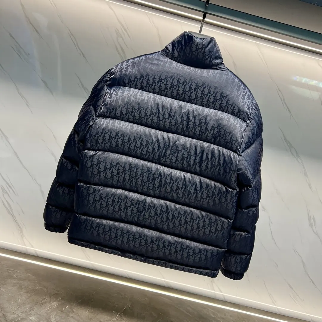 Oblique Jacquard Down-Filled Puffer Jacket D49022258 — view 7