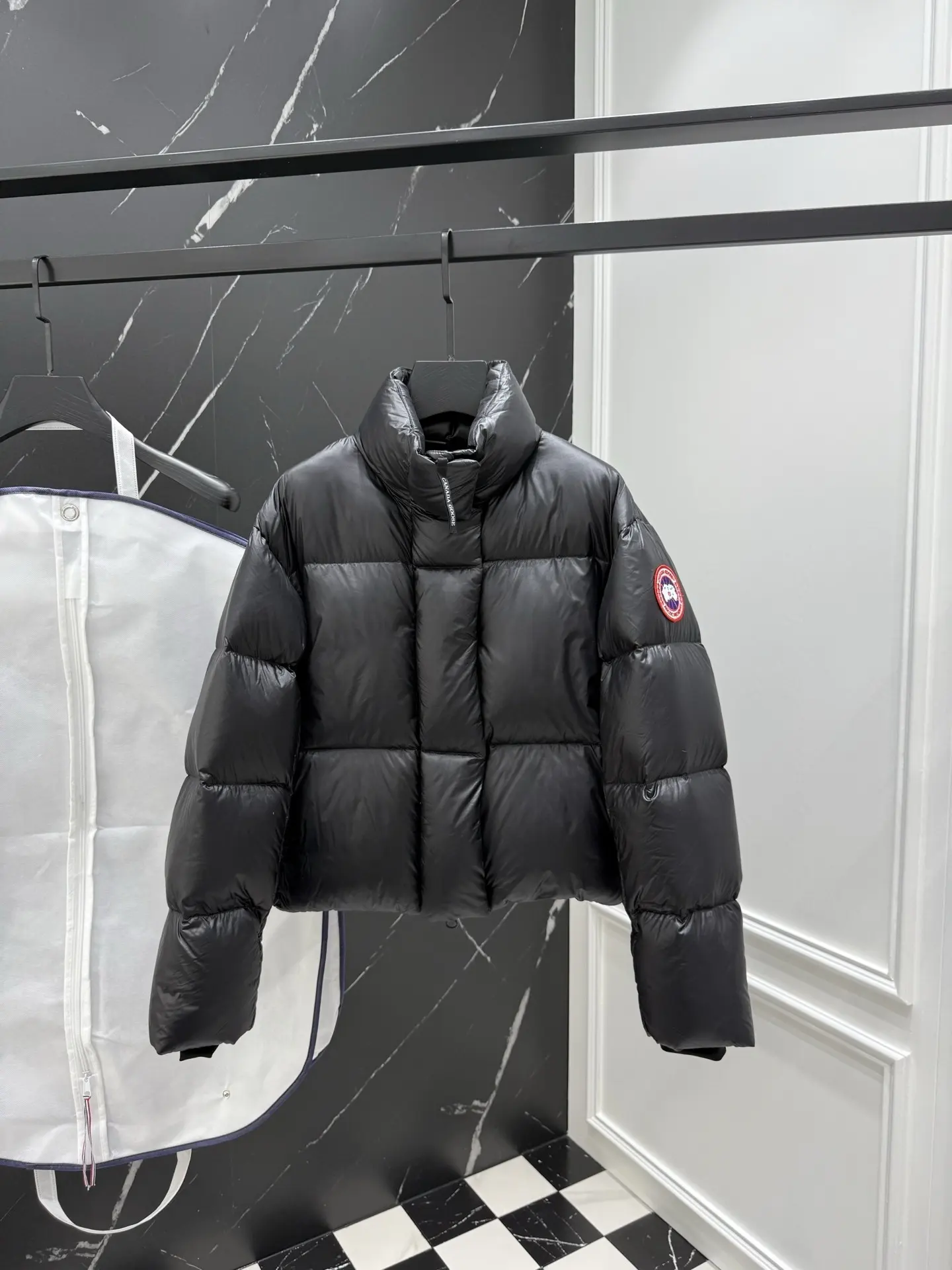 Cypress Cropped Down Puffer Jacket D51022285