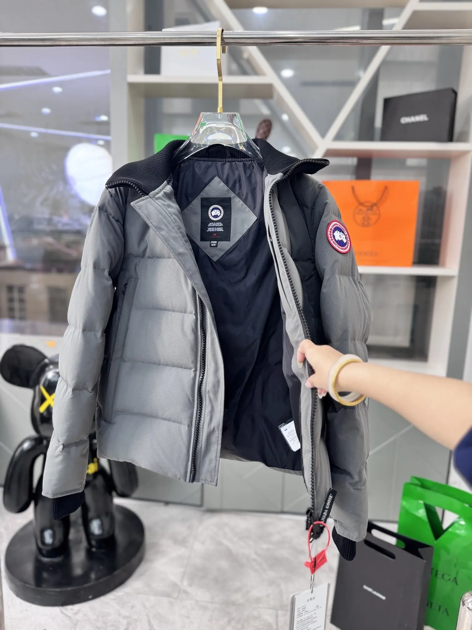 Canada Goose Down-Filled Bomber Jacket D52022265 — view 4