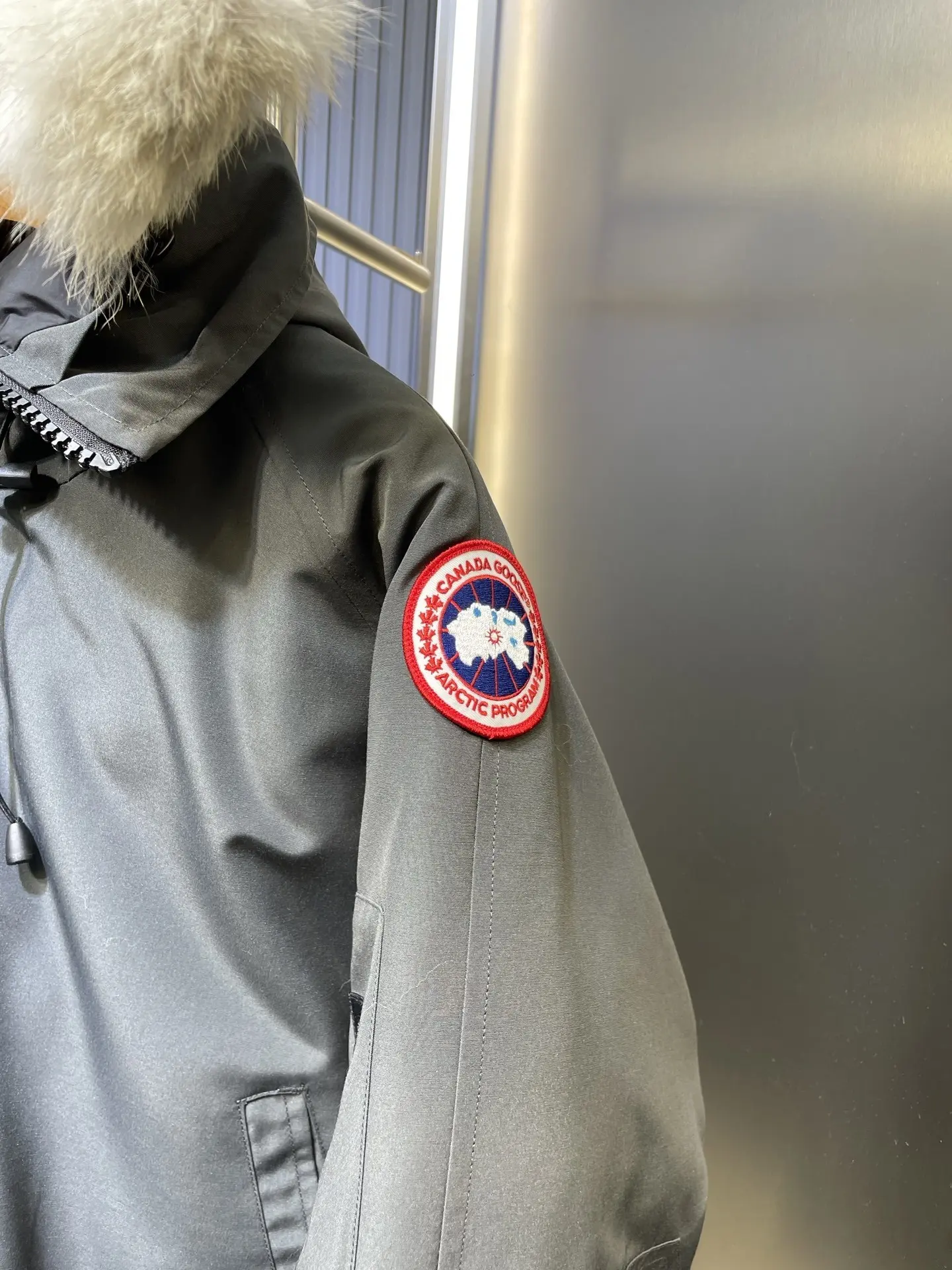 Chilliwack Fur-Trimmed Down Bomber Jacket D53022250 — view 3