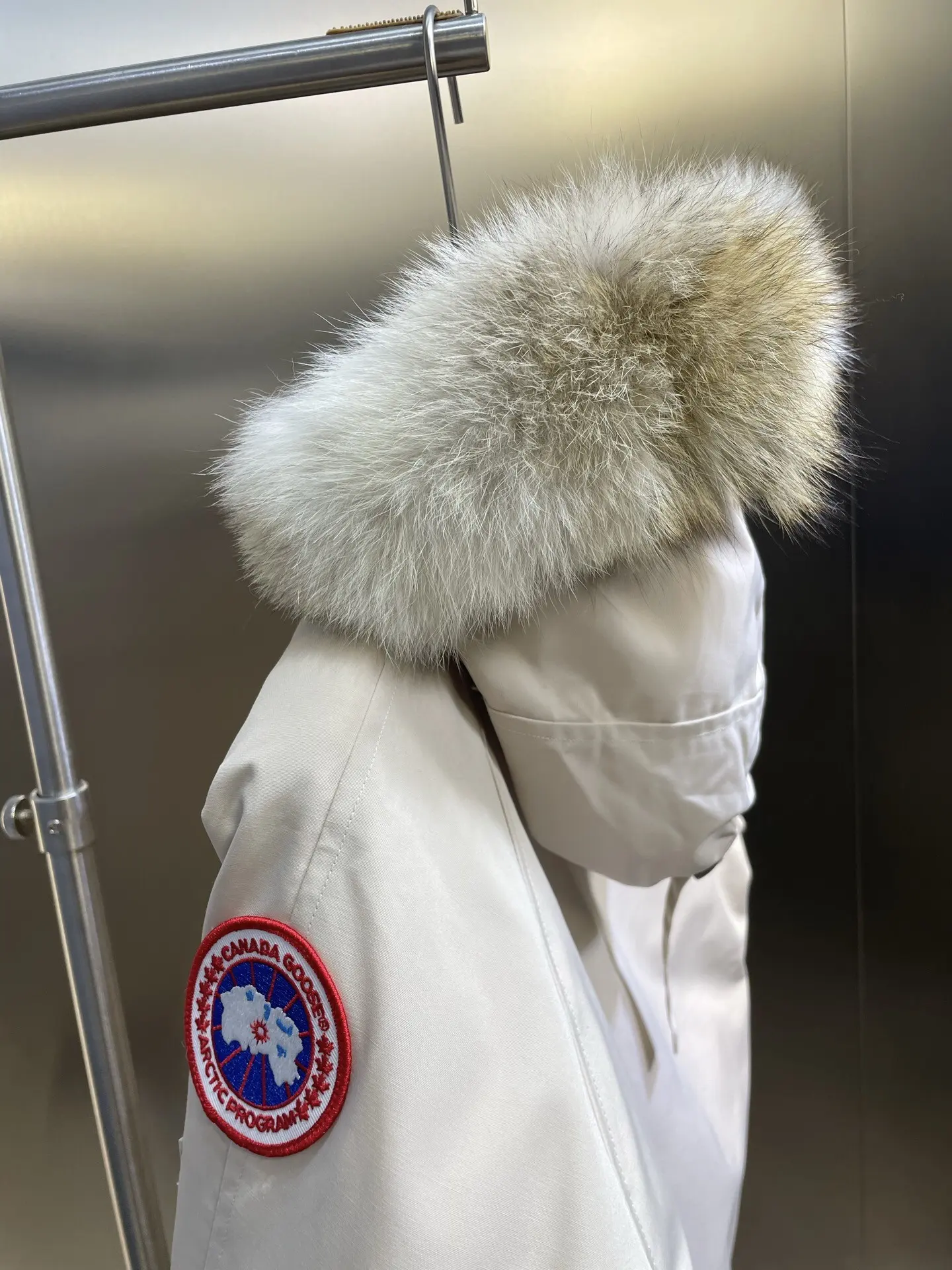 Chilliwack Fur-Trimmed Down Bomber Jacket D53022248 — view 7