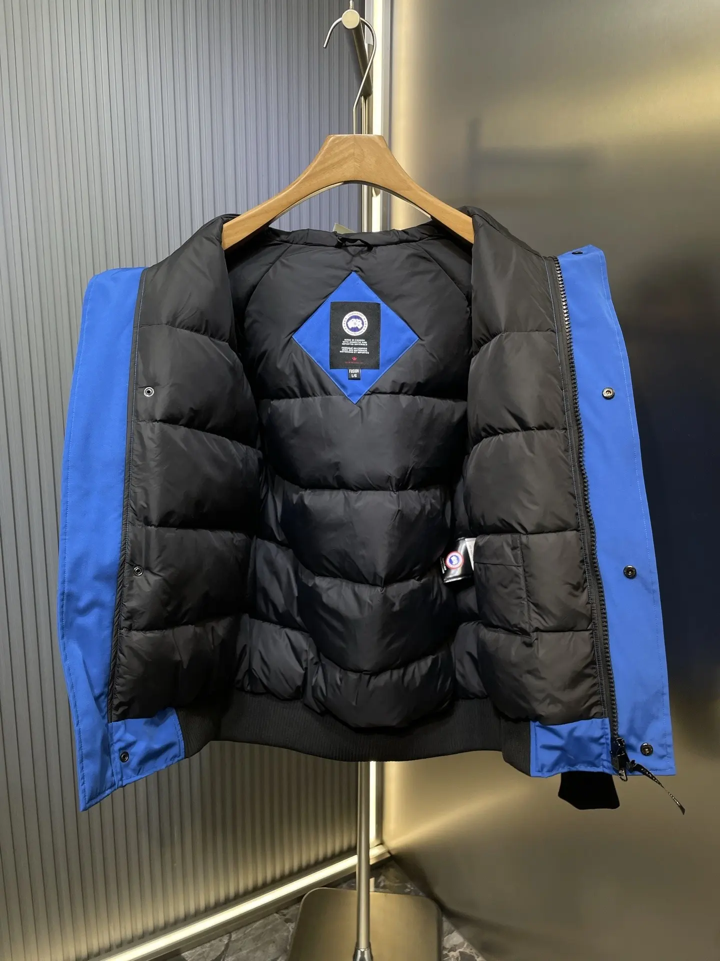 Chilliwack Fur-Trimmed Down Bomber Jacket D53022246 — view 8