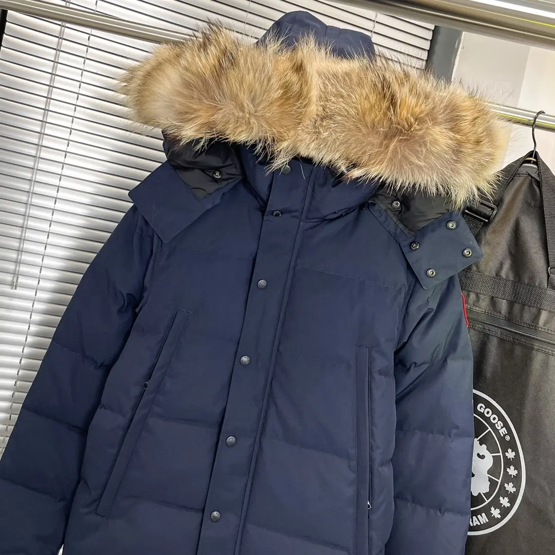 Fur-Trimmed Down-Filled Puffer Jacket D54022237 — view 3