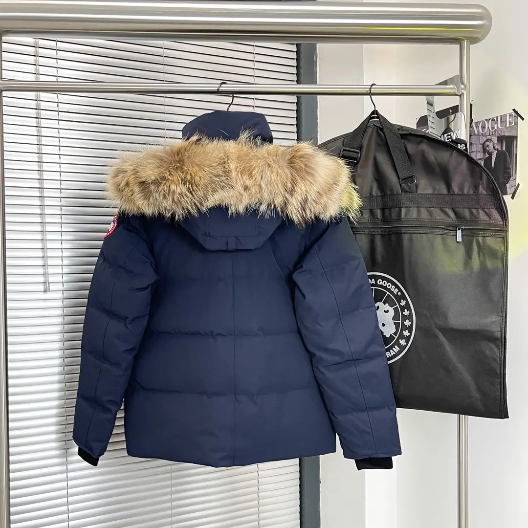 Fur-Trimmed Down-Filled Puffer Jacket D54022237 — view 5