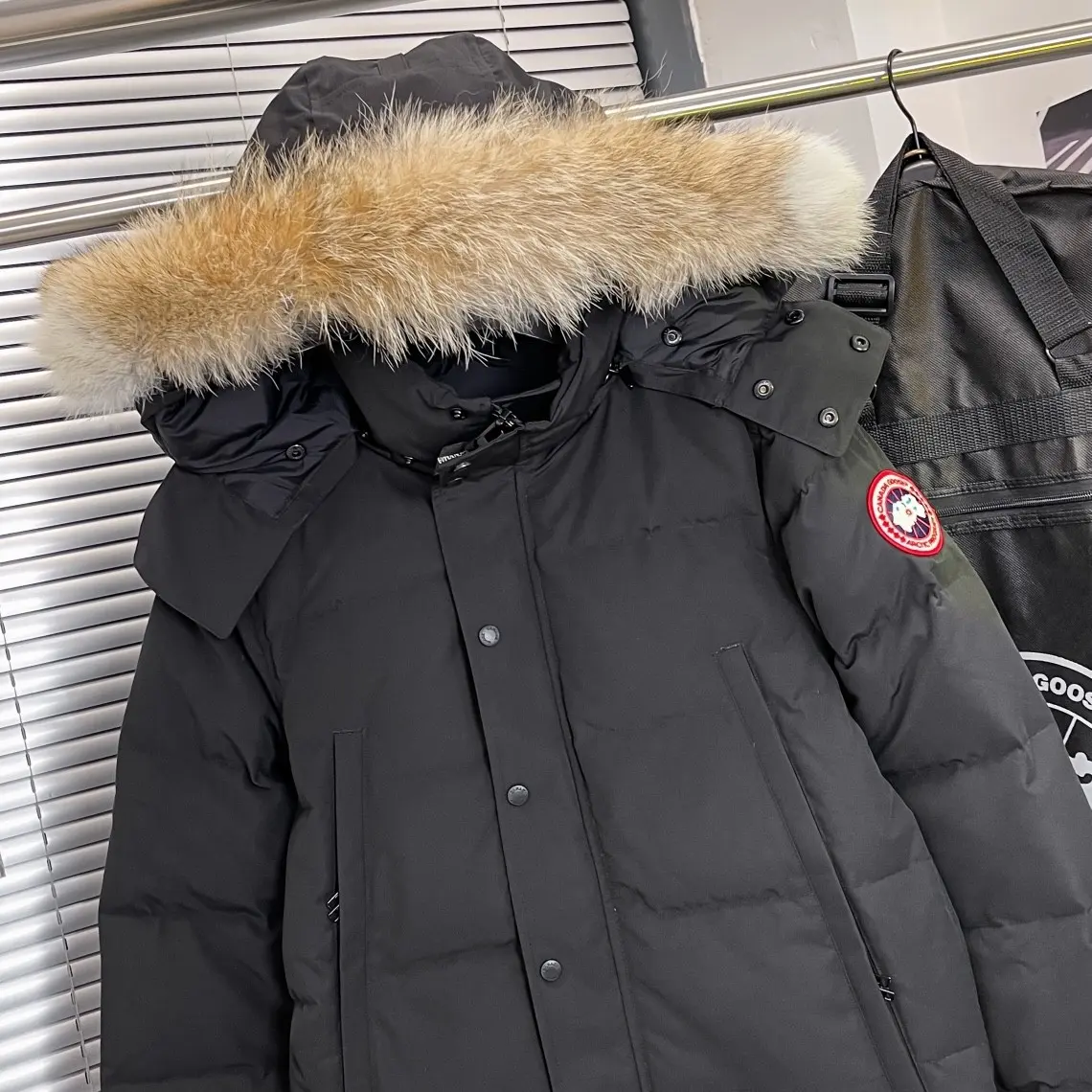 Fur-Trimmed Down-Filled Puffer Jacket D54022235 — view 2