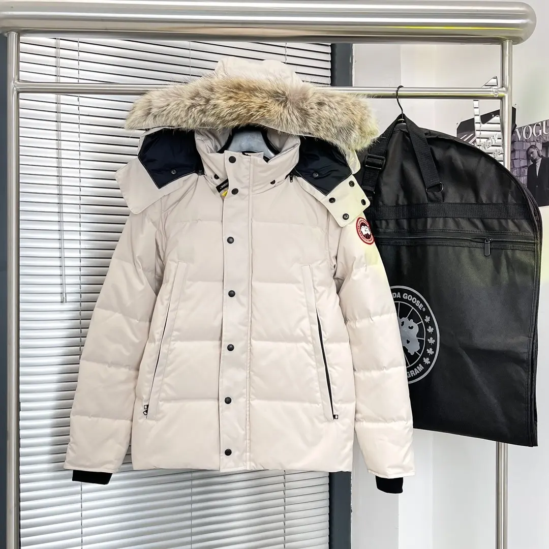 Canada Goose Fur-Trimmed Down Puffer Jacket D54022236