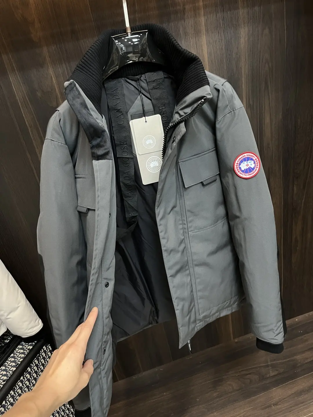 Down-Filled Stand-Collar Puffer Jacket D55022239 — view 3