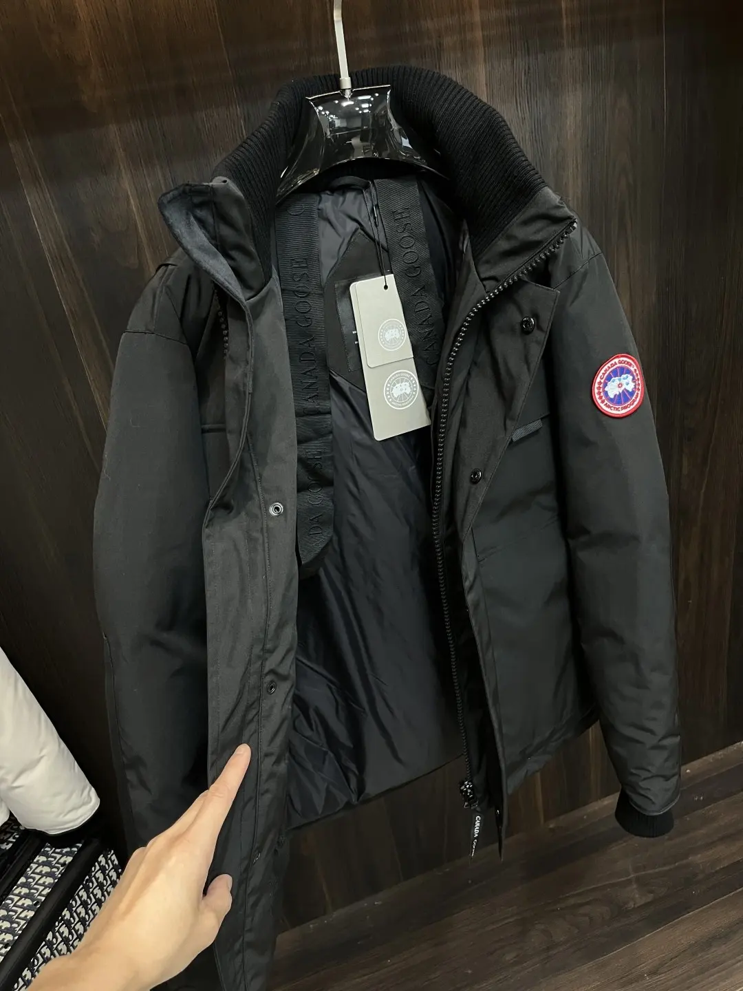 Canada Goose Stand-Collar Down Puffer Jacket D55022238 — view 3