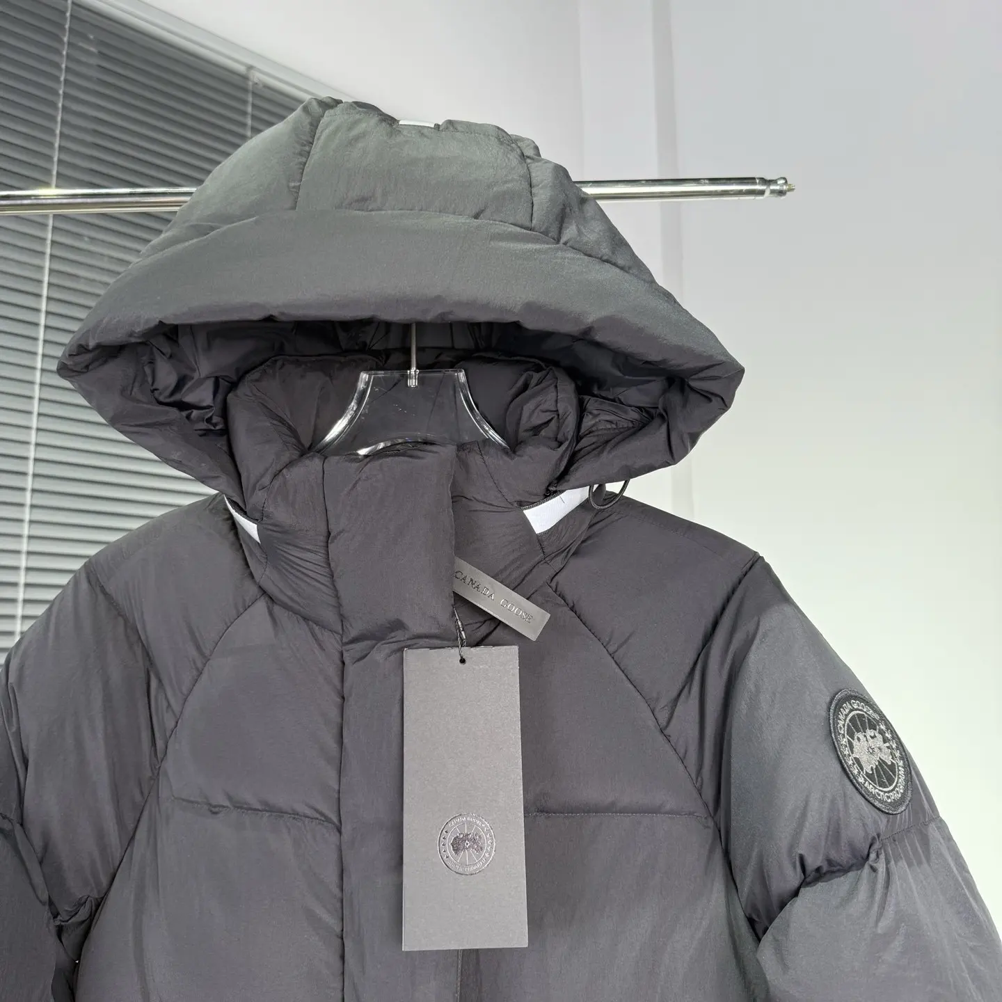 Black Label Hooded Down Puffer Jacket D55022278 — view 2