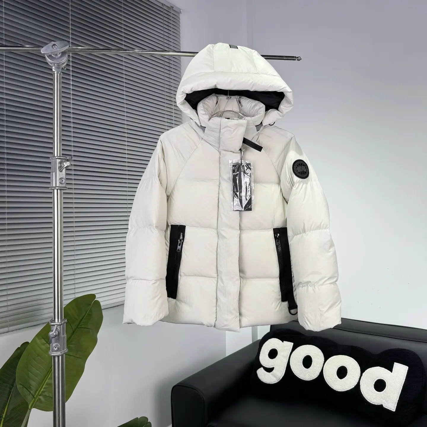 Canada Goose Black Label Hooded Puffer Jacket D55022279