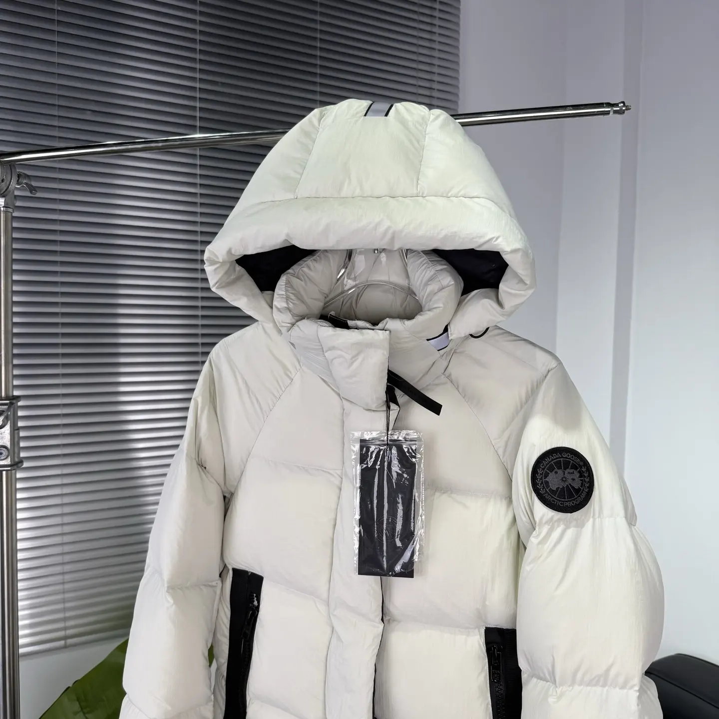 Canada Goose Black Label Hooded Puffer Jacket D55022279 — view 2