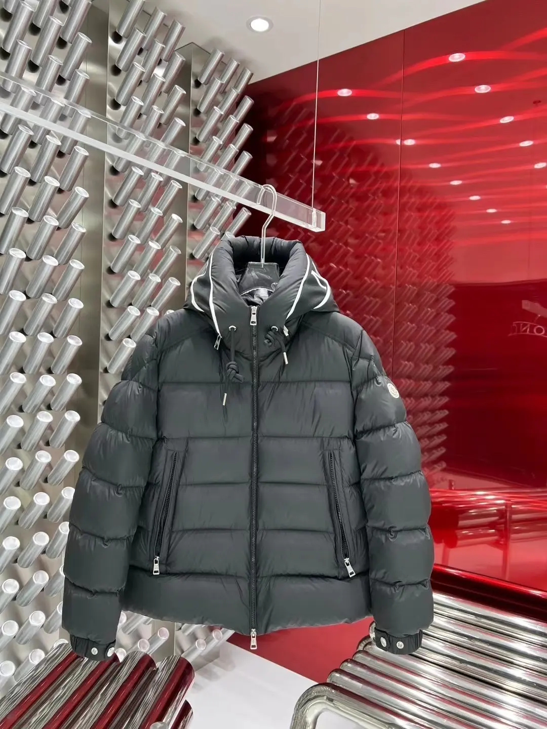 Hooded Down-Filled Puffer Jacket D57022272