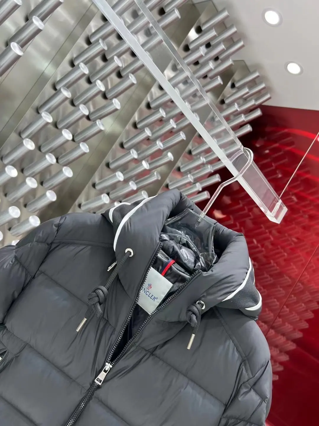 Hooded Down-Filled Puffer Jacket D57022272 — view 7