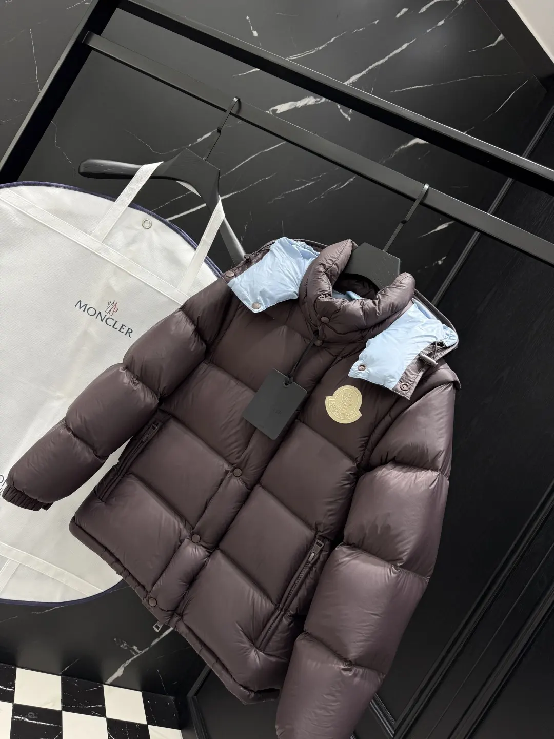 Moncler Detachable Sleeve Down Puffer Jacket D57022171 — view 7