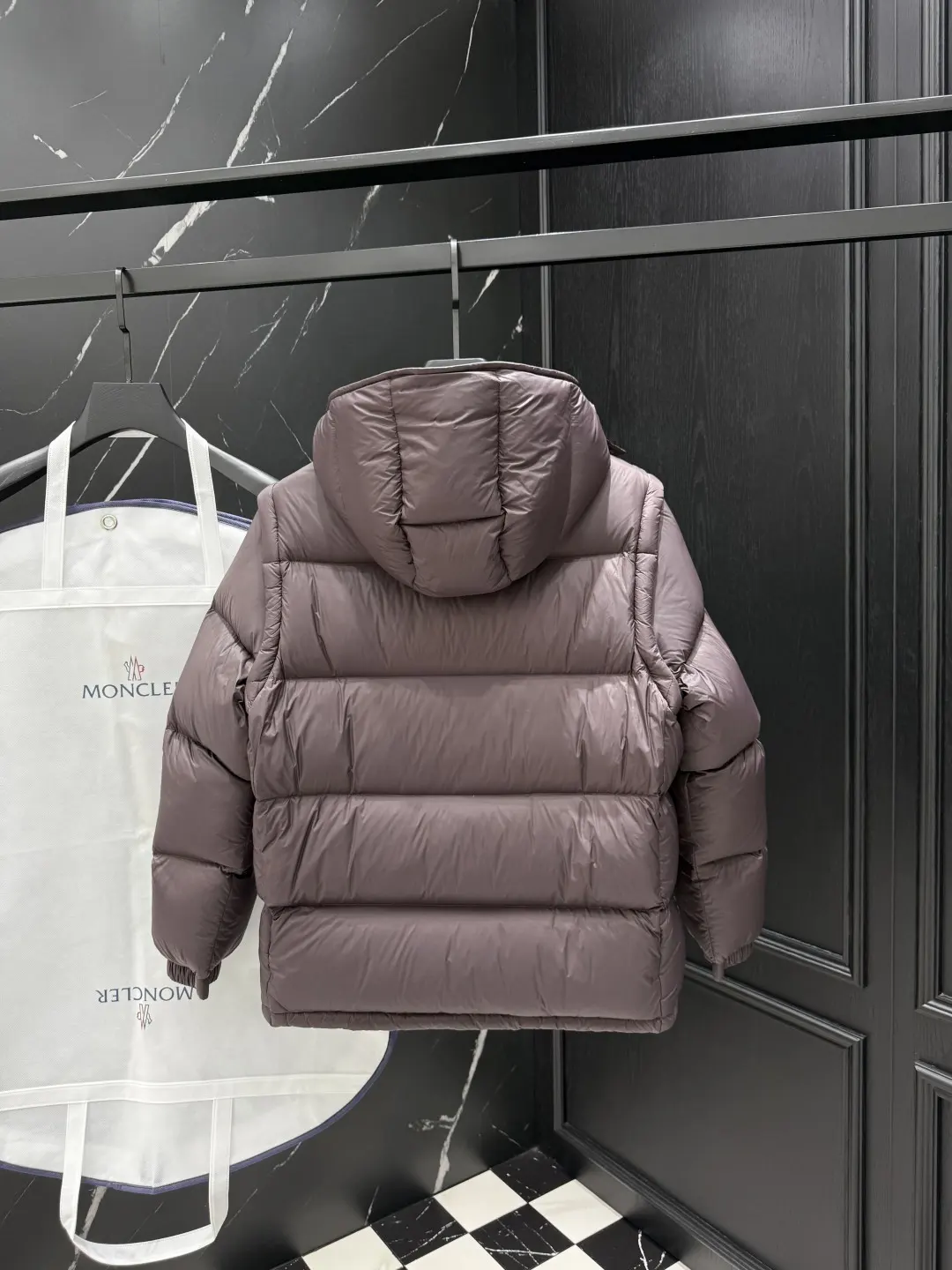 Moncler Detachable Sleeve Down Puffer Jacket D57022171 — view 9