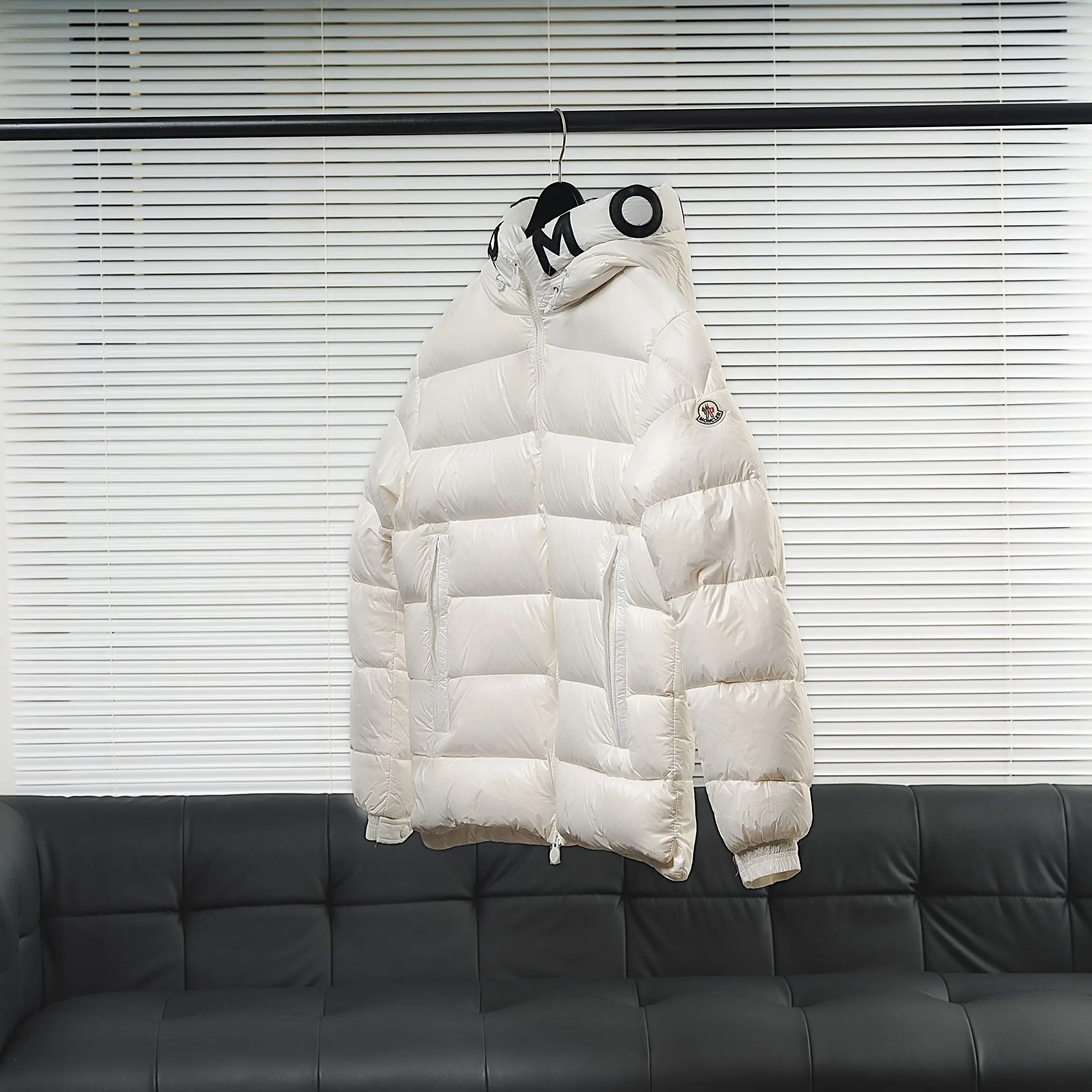 Salzman Hooded Down-Filled Puffer Jacket D57022270 — view 2