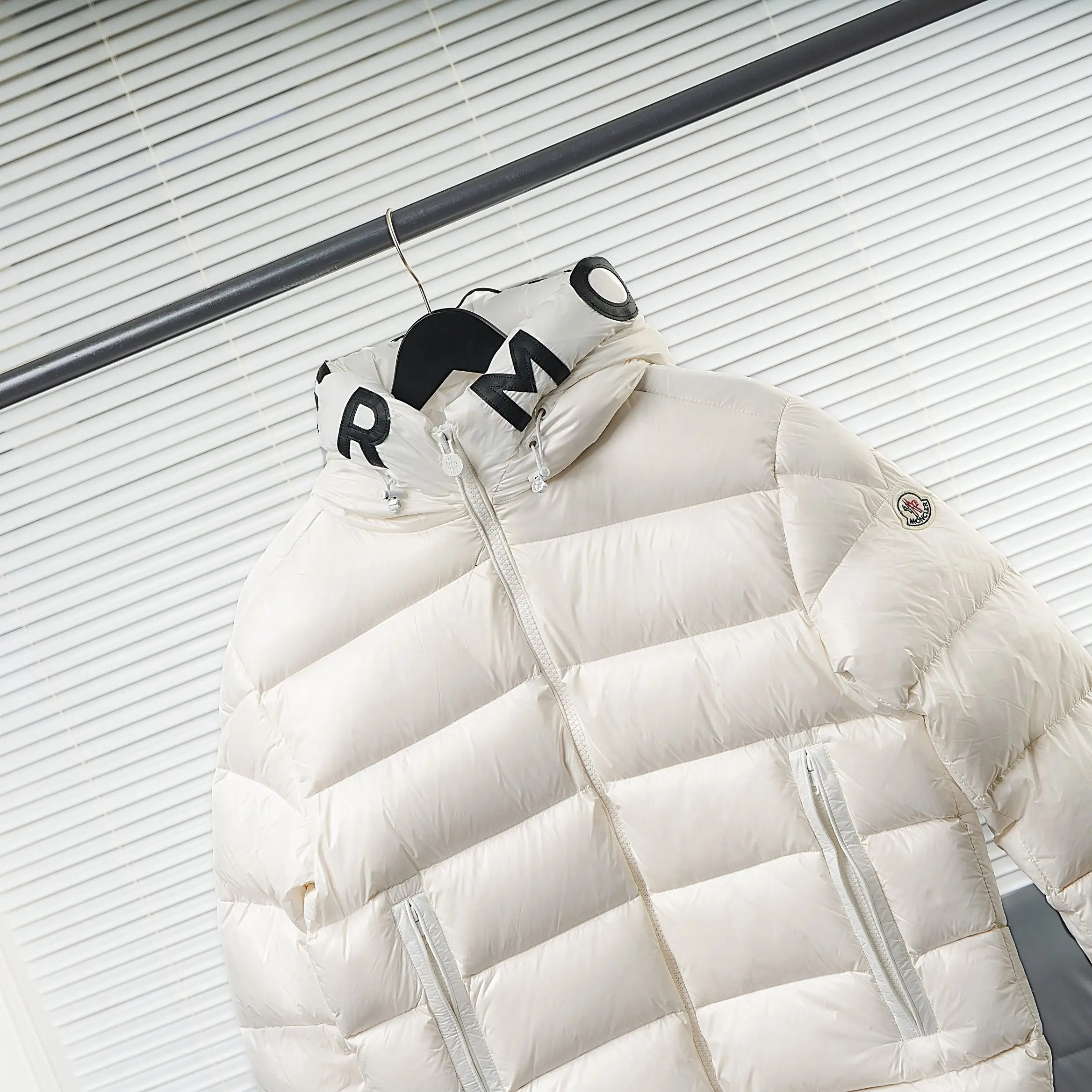 Salzman Hooded Down-Filled Puffer Jacket D57022270 — view 6