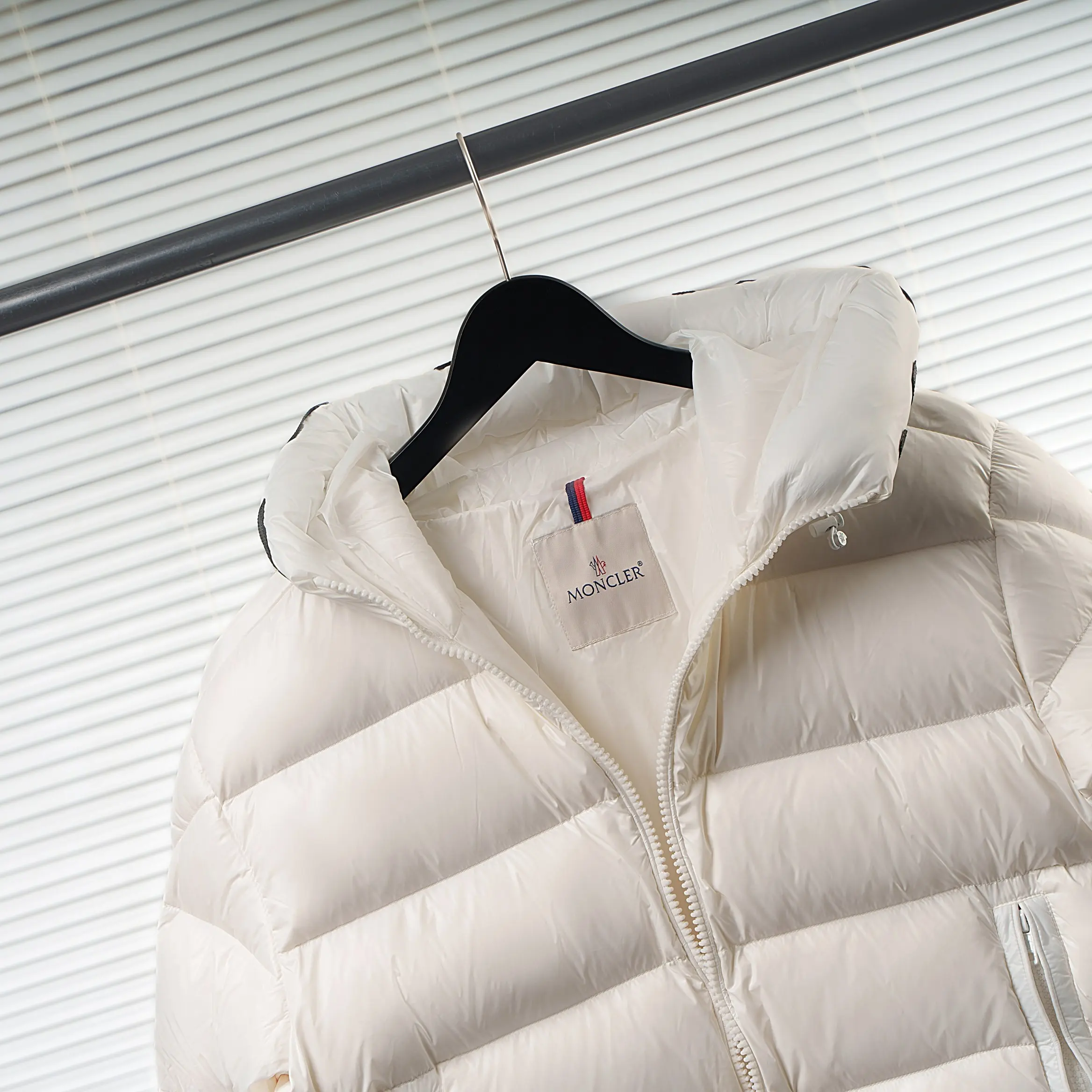 Salzman Hooded Down-Filled Puffer Jacket D57022270 — view 8