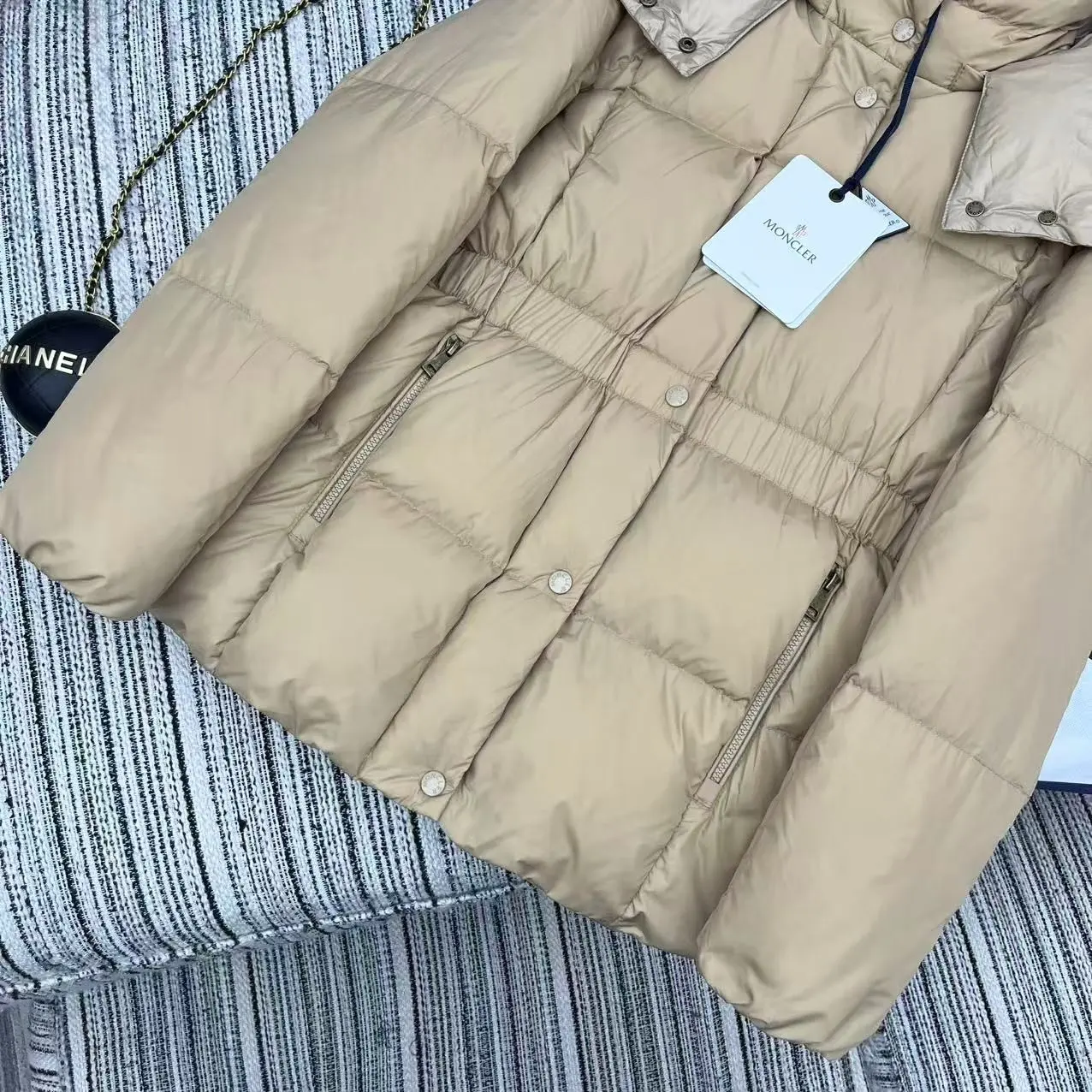 Hooded Drawstring Waist Down Puffer Jacket D59022186 — view 5