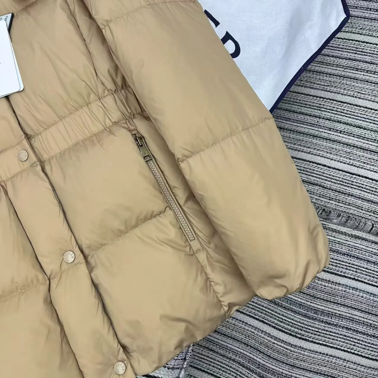 Hooded Drawstring Waist Down Puffer Jacket D59022186 — view 6