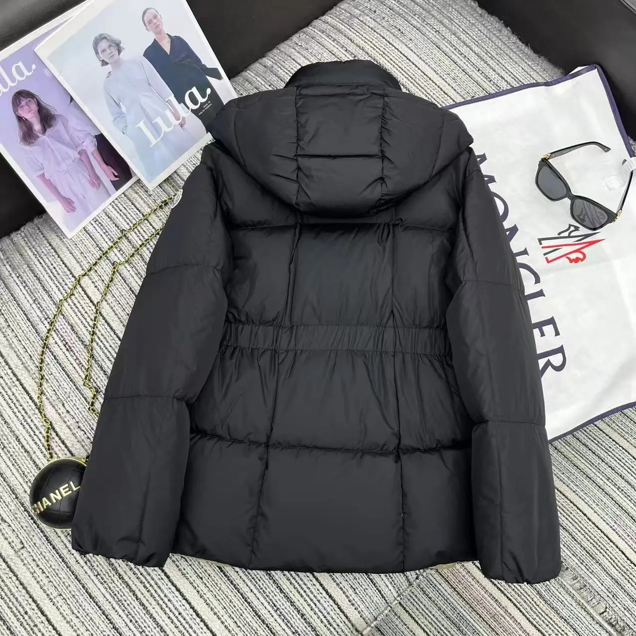 Hooded Cinched-Waist Down Puffer Jacket D59022185 — view 7