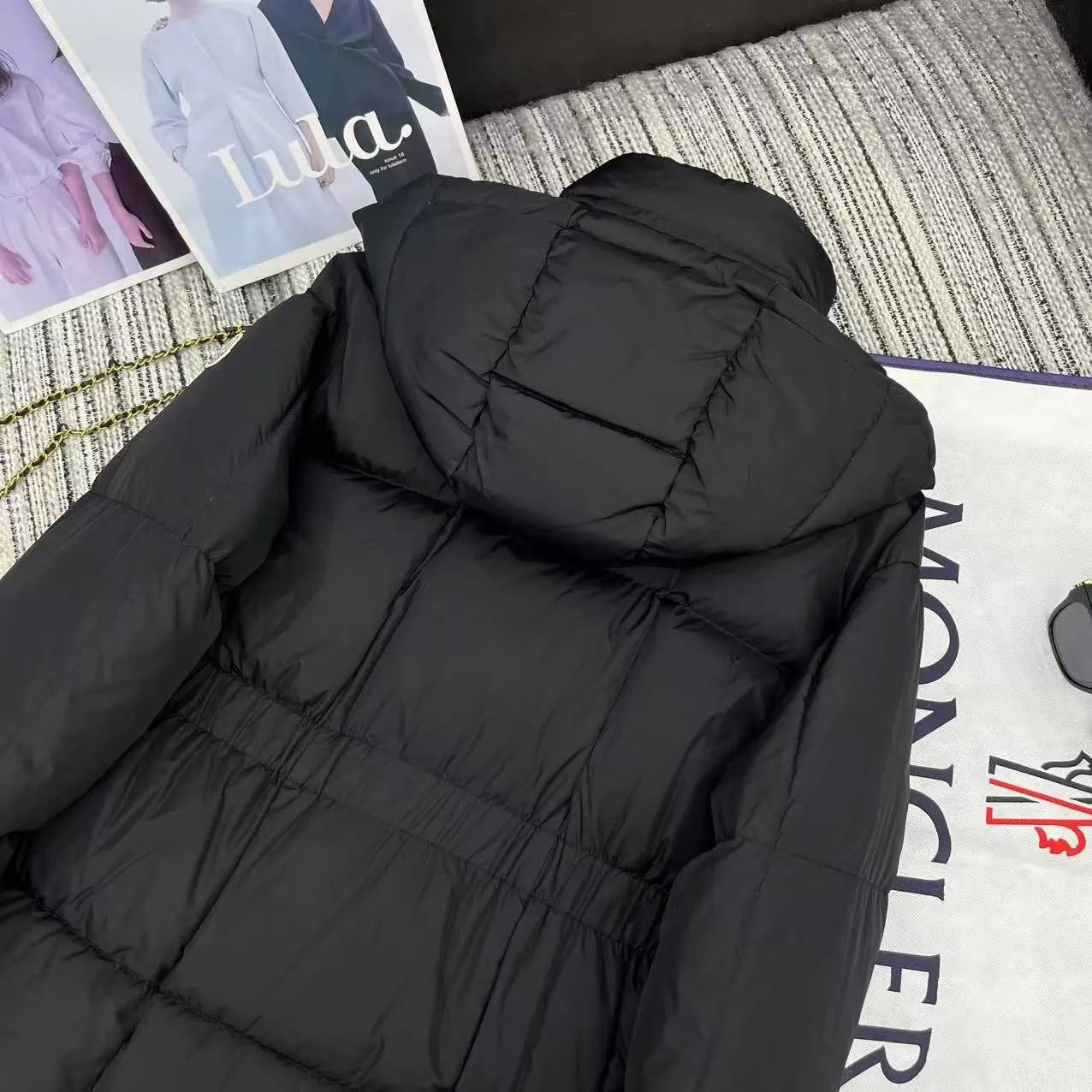 Hooded Cinched-Waist Down Puffer Jacket D59022185 — view 8