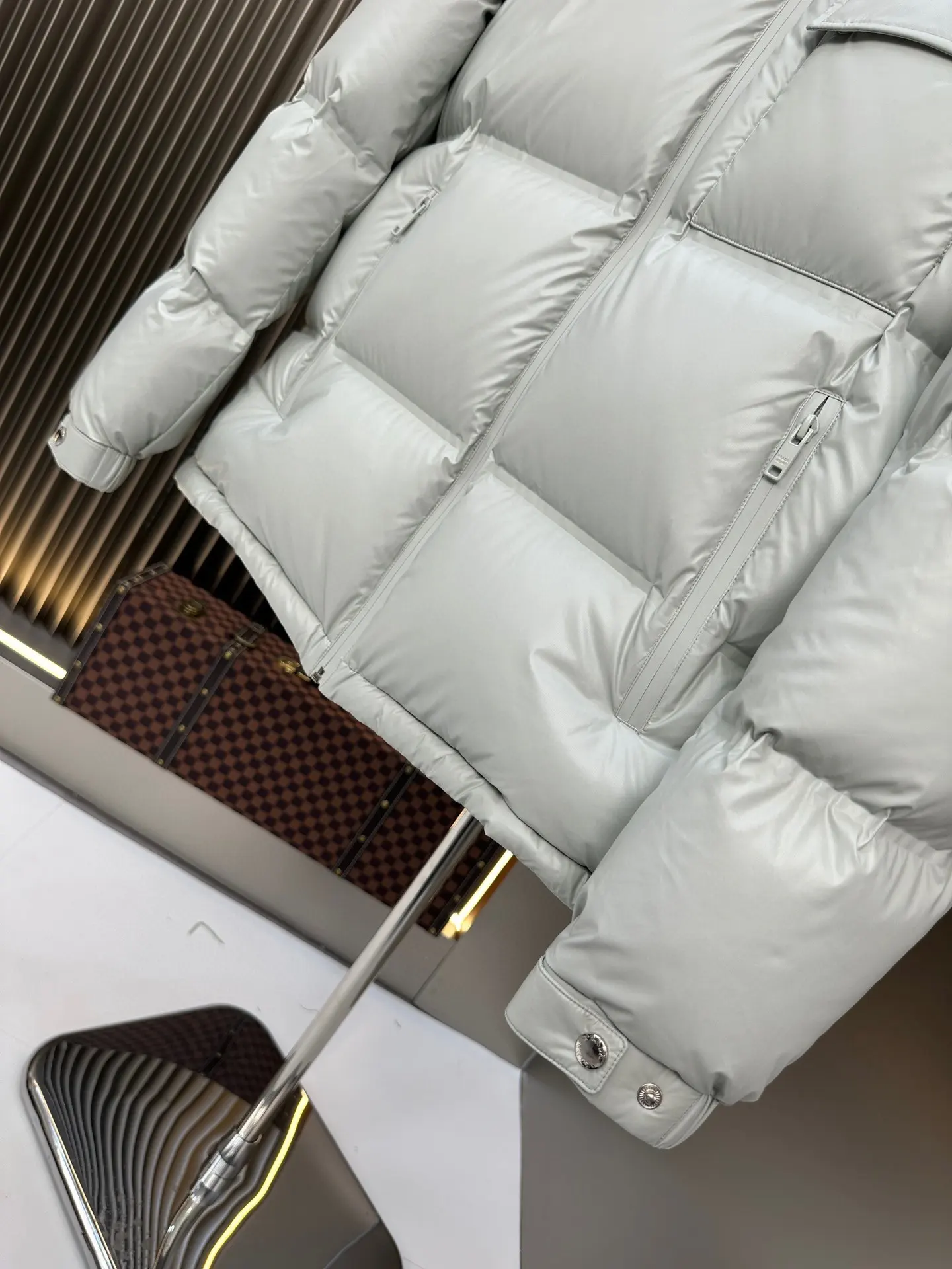 Hooded Down-Filled Puffer Jacket D59022184 — view 5