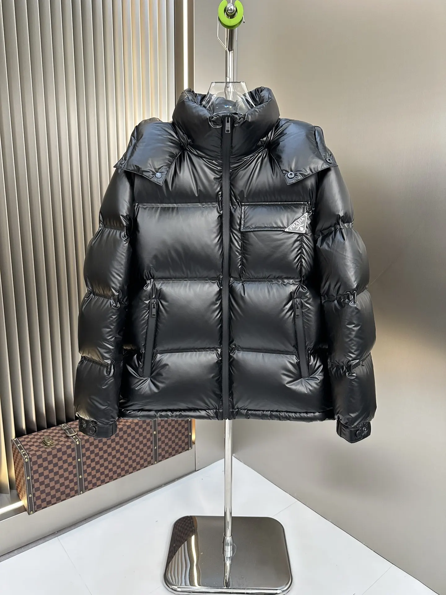 Logo-Patch Down-Filled Puffer Jacket D59022182