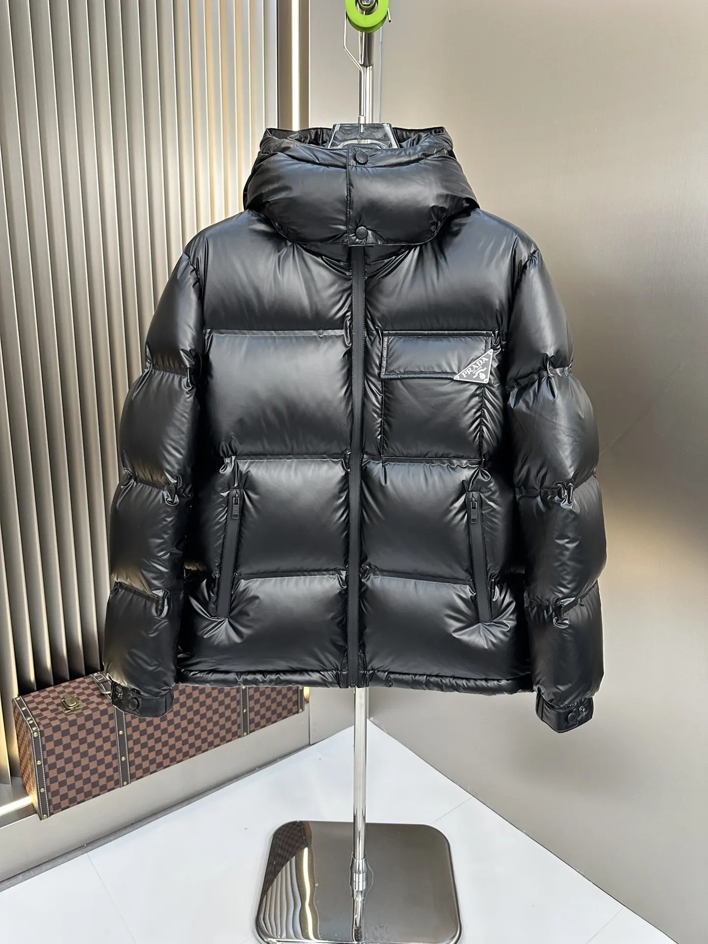 Logo-Patch Down-Filled Puffer Jacket D59022182 — view 2