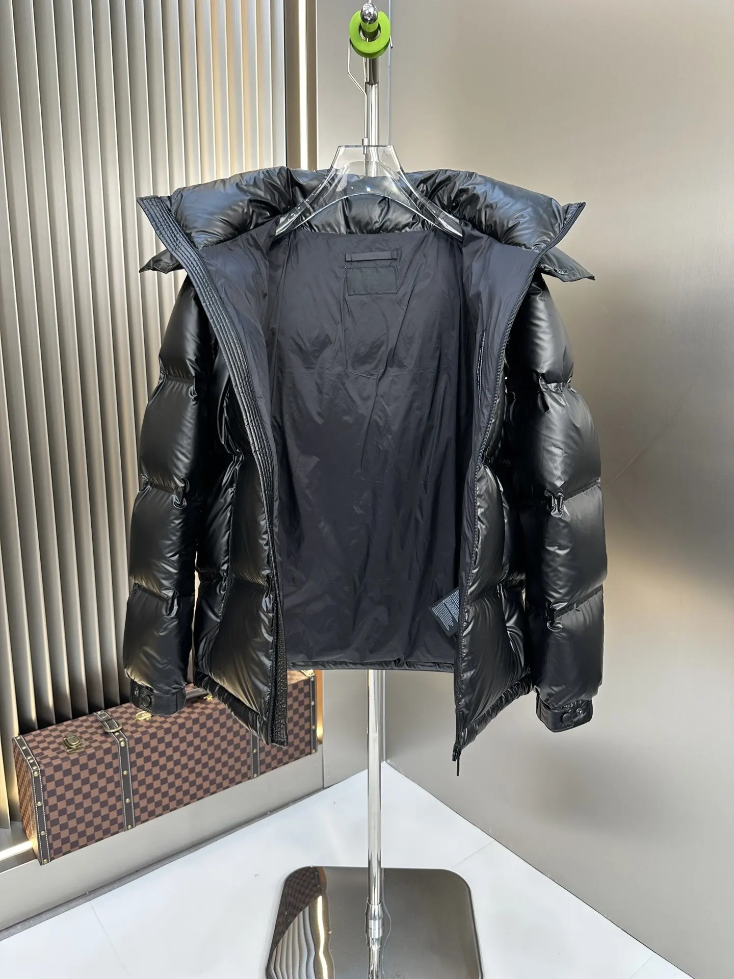Logo-Patch Down-Filled Puffer Jacket D59022182 — view 6