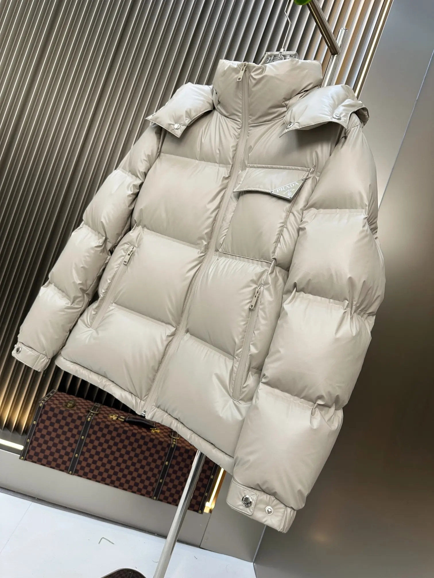 Hooded Down-Filled Puffer Jacket D59022183 — view 3