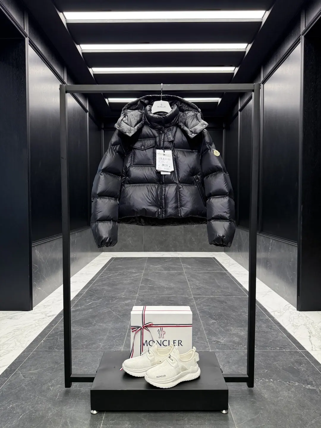 Moncler Erea Quilted Hooded Down Jacket D60022180 — view 2