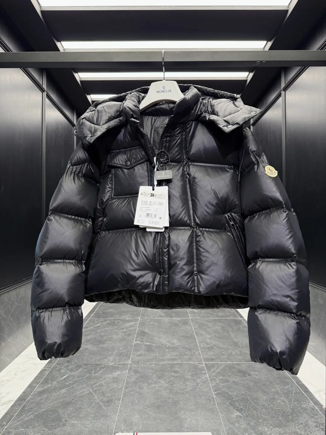 Moncler Erea Quilted Hooded Down Jacket D60022180 — view 6