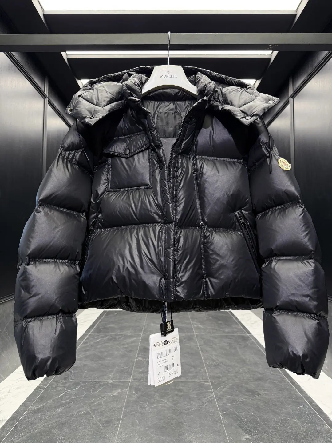 Moncler Erea Quilted Hooded Down Jacket D60022180 — view 8