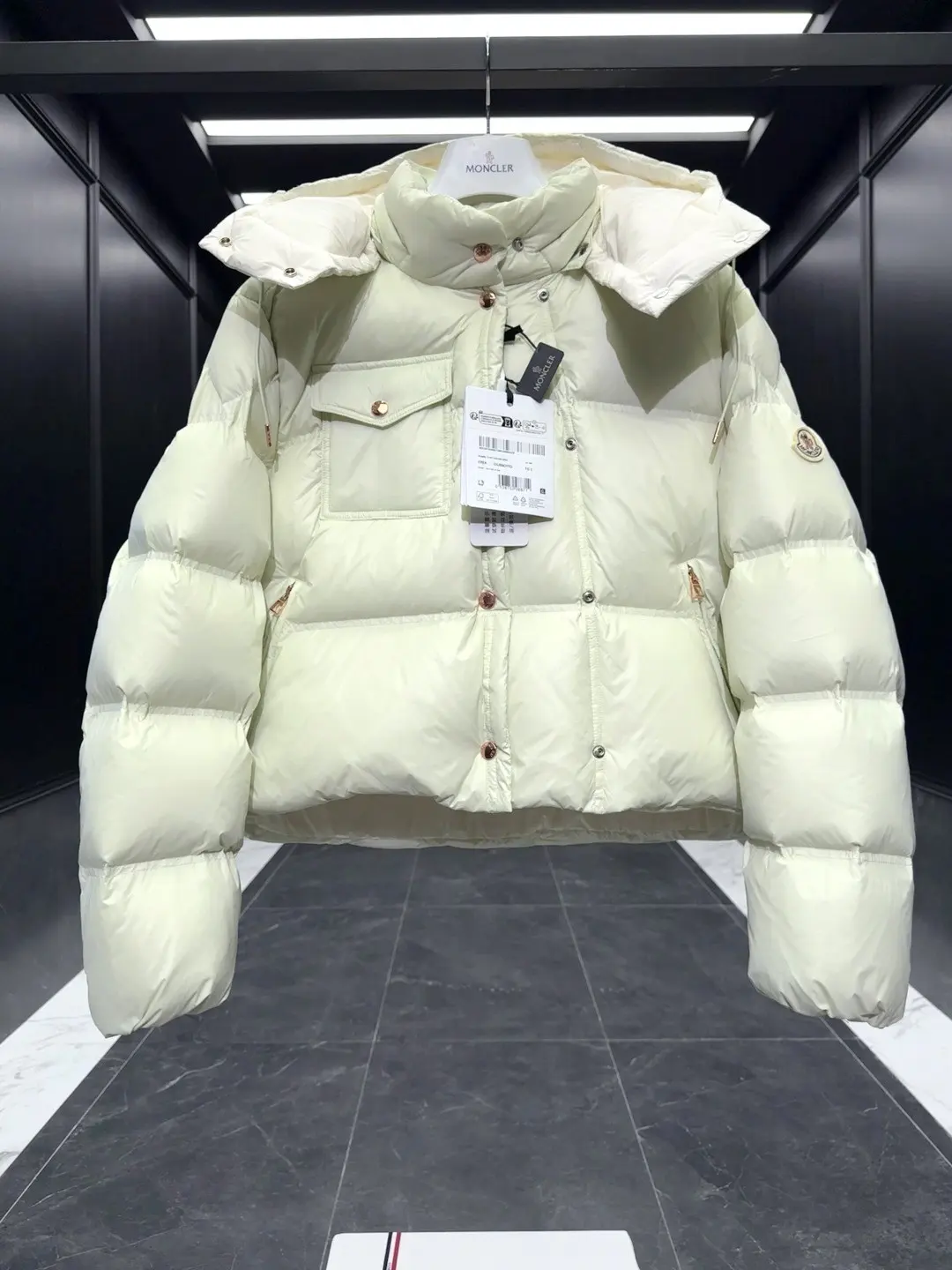 Erea Quilted Hooded Down Jacket D60022181 — view 5