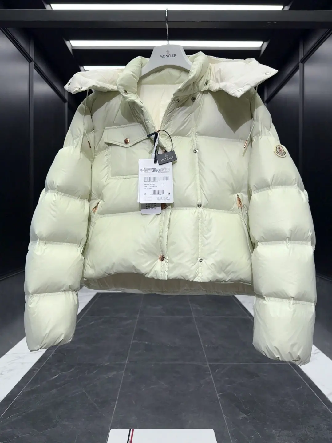 Erea Quilted Hooded Down Jacket D60022181 — view 6