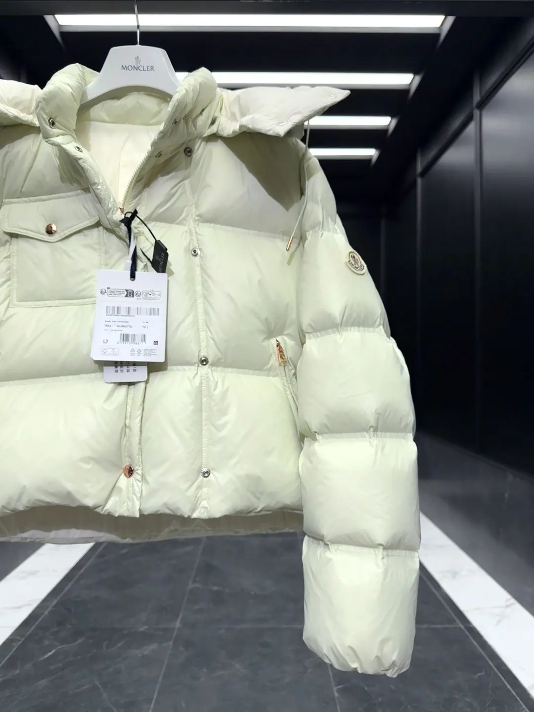 Erea Quilted Hooded Down Jacket D60022181 — view 7