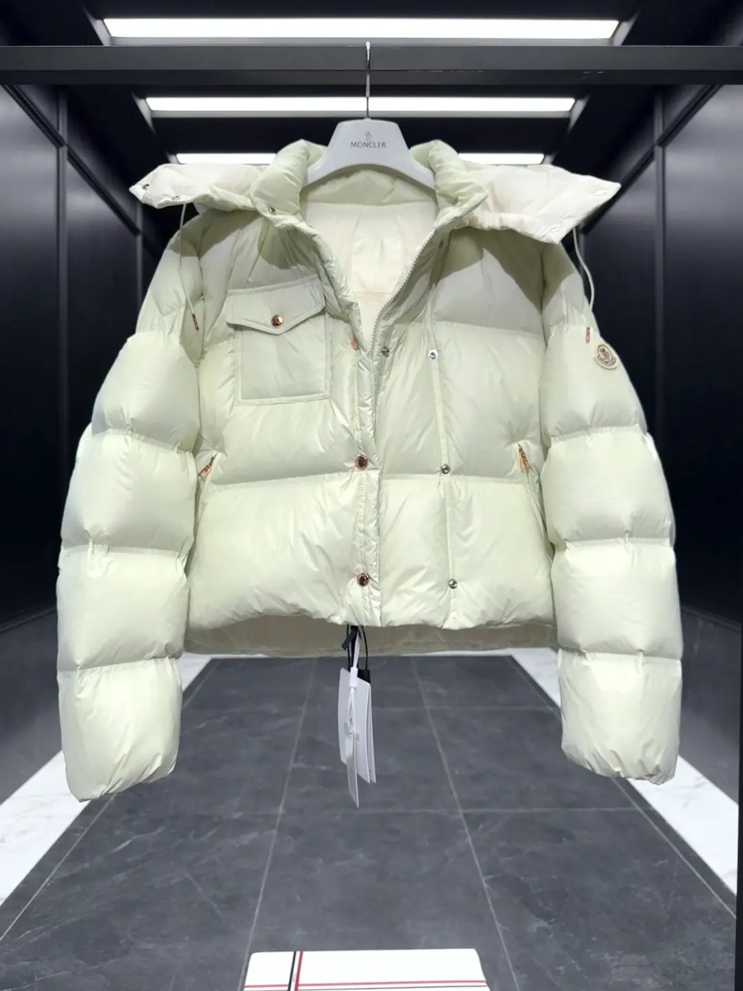 Erea Quilted Hooded Down Jacket D60022181 — view 8
