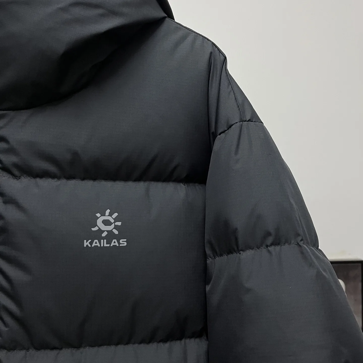 Whistler Longline Hooded Down Parka D60020326 — view 6